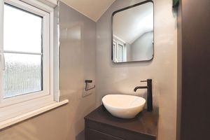 LORDS COTTAGE- click for photo gallery